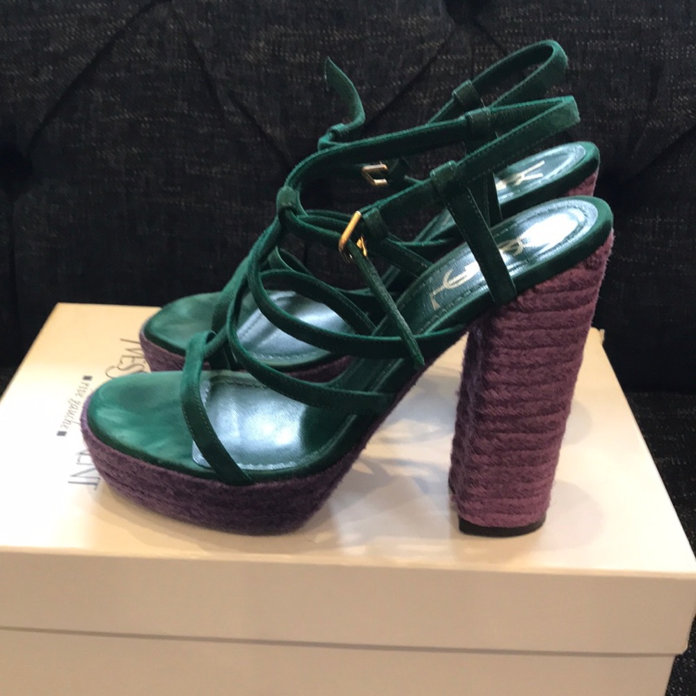 YVES SAINT LAURENT SHOES.